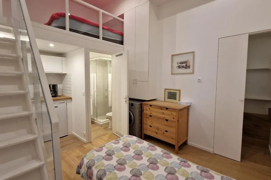 Family Montmartre Apartment Paris