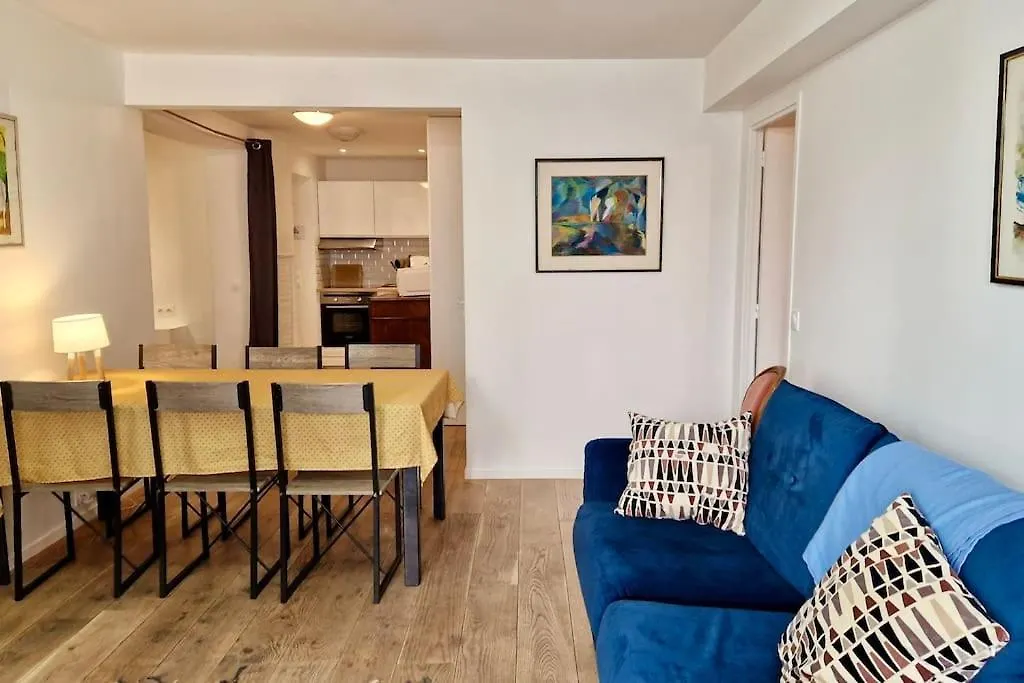 Apartment Family Montmartre Paris