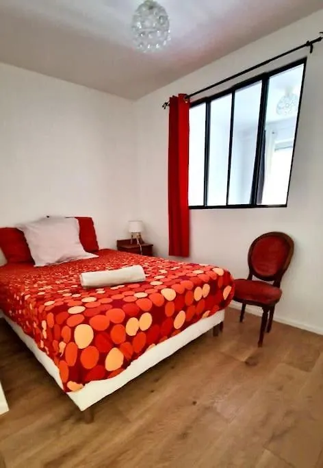 Family Montmartre Apartment Paris